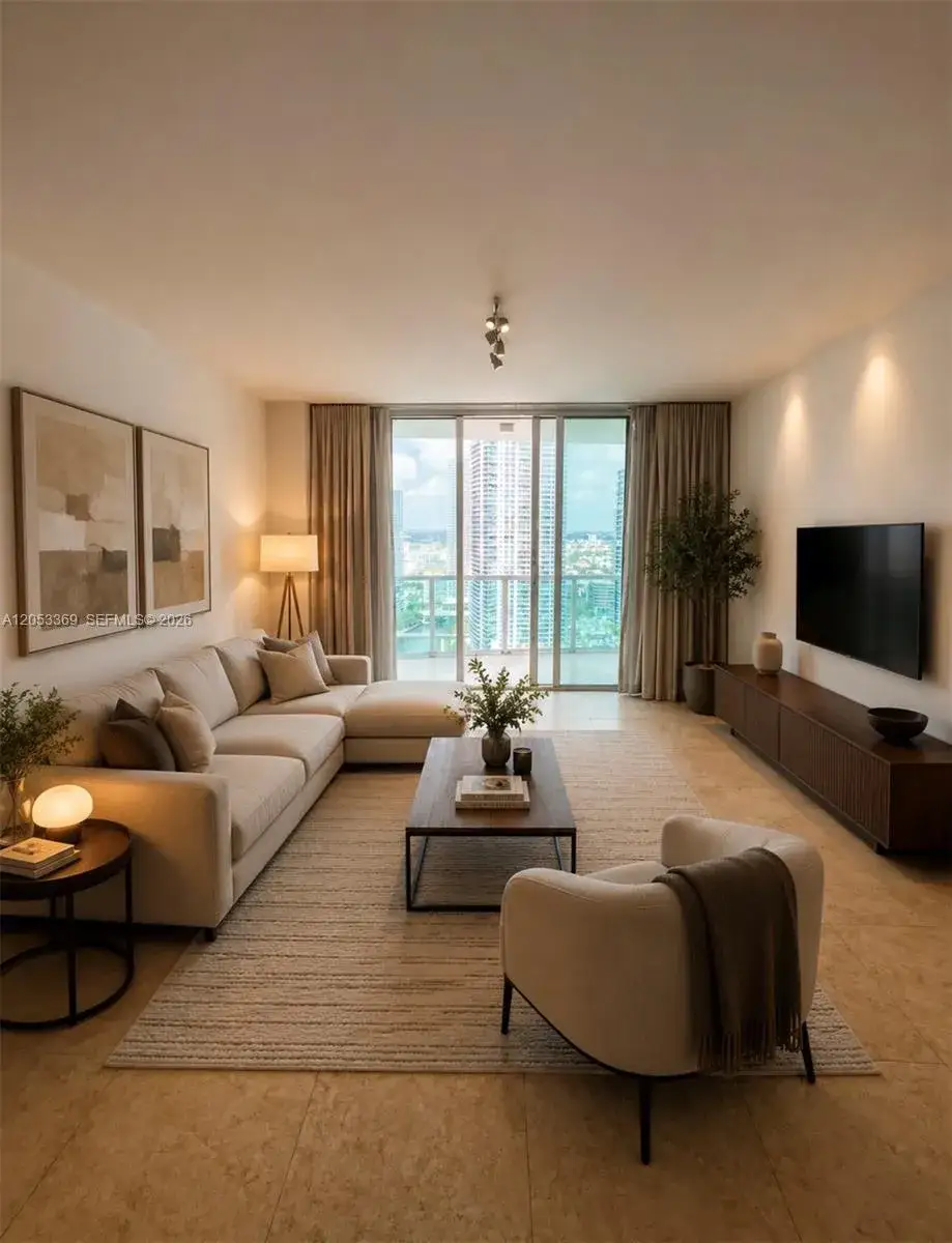 2 bedroom 2 bath Residential Lease for rent at 31 SE 5th St # 3619, Miami FL 33131