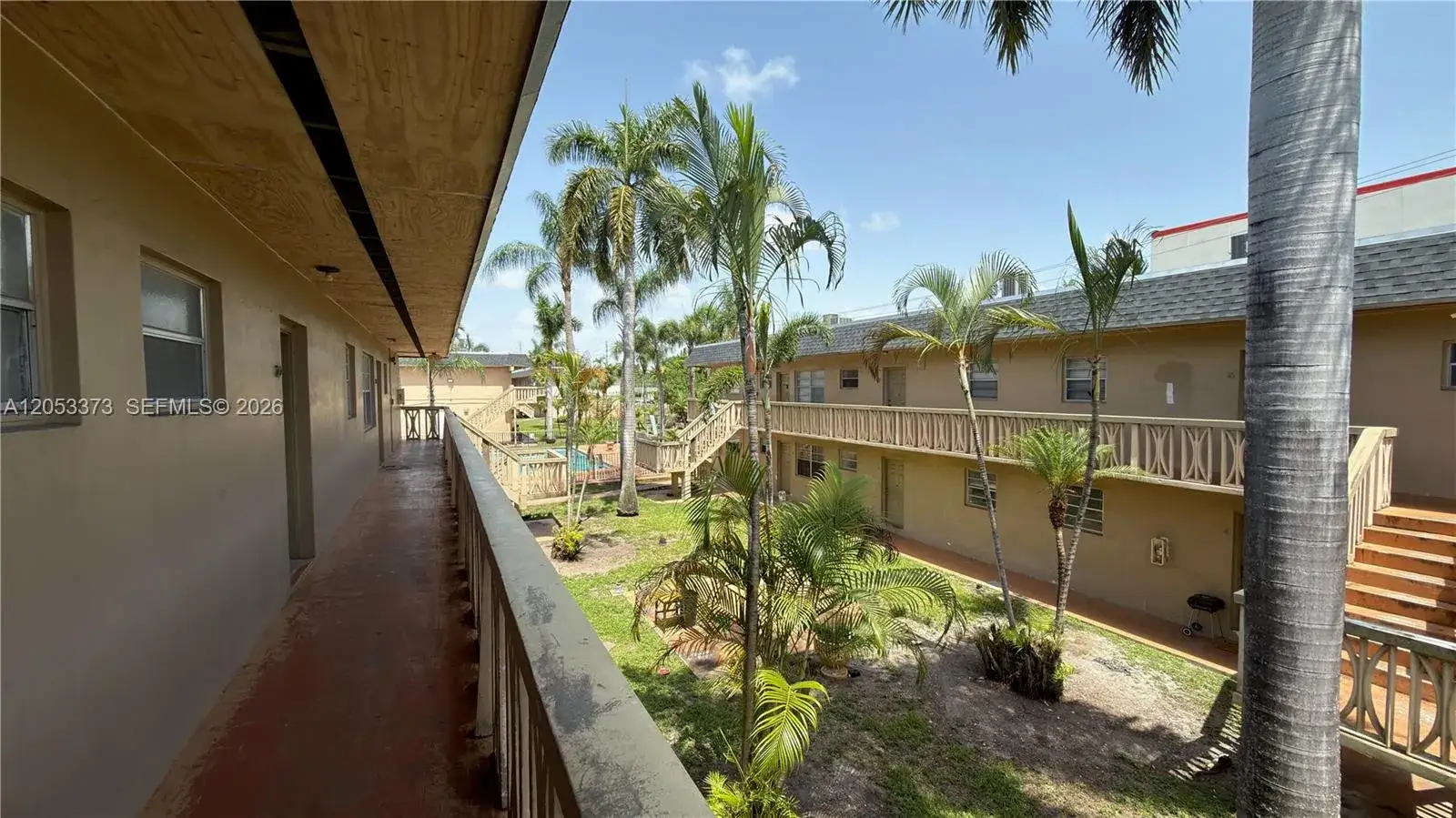 1 bedroom 1 bath Residential for sale at 1370 NE 119th St # 137021, Miami FL 33161