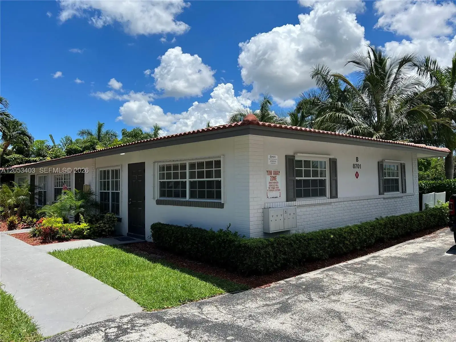 2 bedroom 1 bath Residential Lease for rent at 8701 NW 38th Dr # 1, Coral Springs FL 33065
