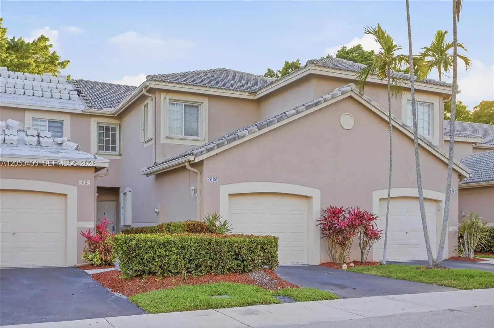 3 bedroom 2 bath Residential Lease for rent at 2066 Madeira Dr # 2066, Weston FL 33327