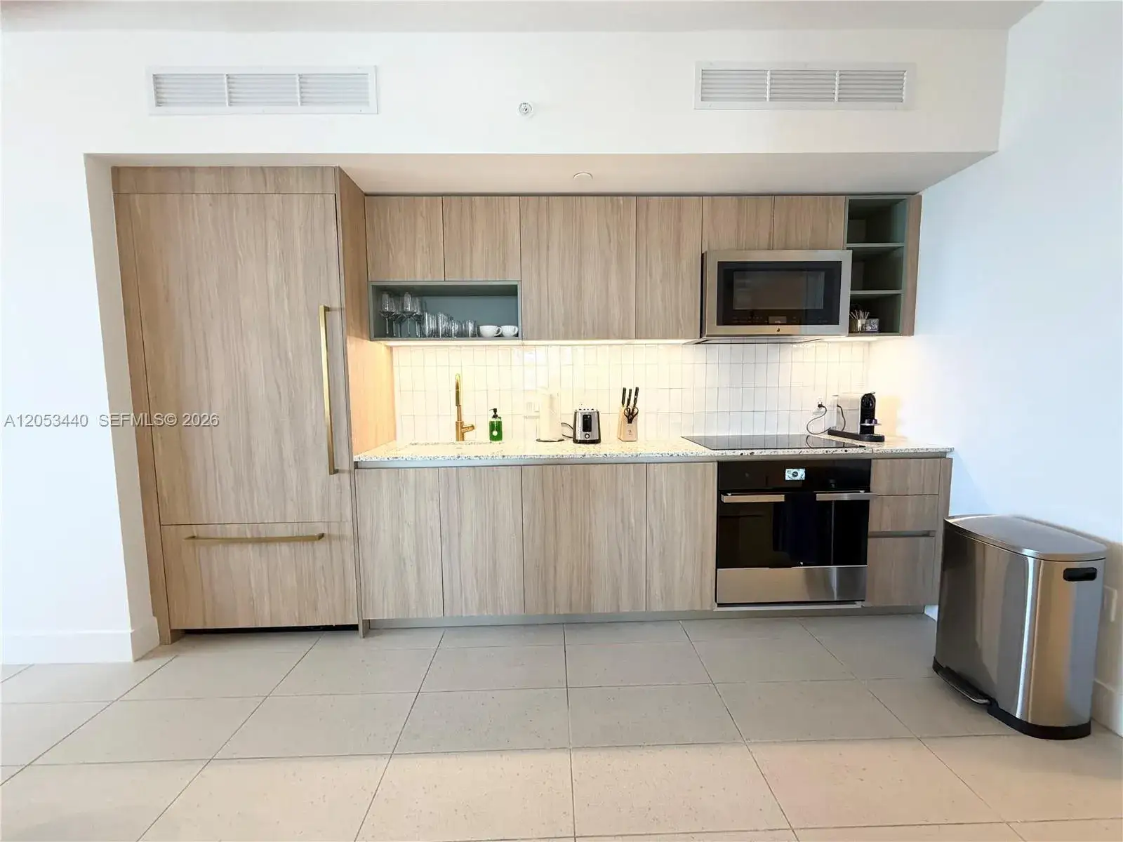 3 bedroom 2 bath Residential for sale at 159 NE 6th St # 3215, Miami FL 33132