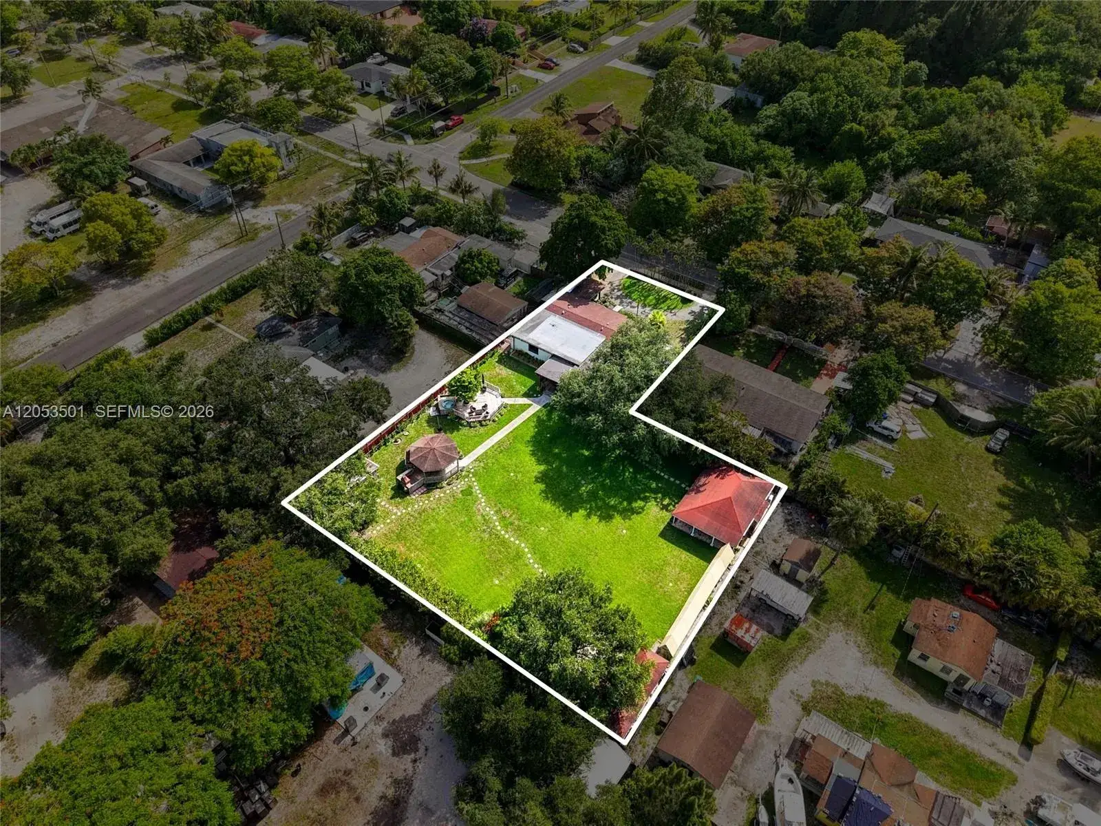 6 bedroom 5 bath Residential for sale at 15425 N Miami Ave, Miami FL 33169