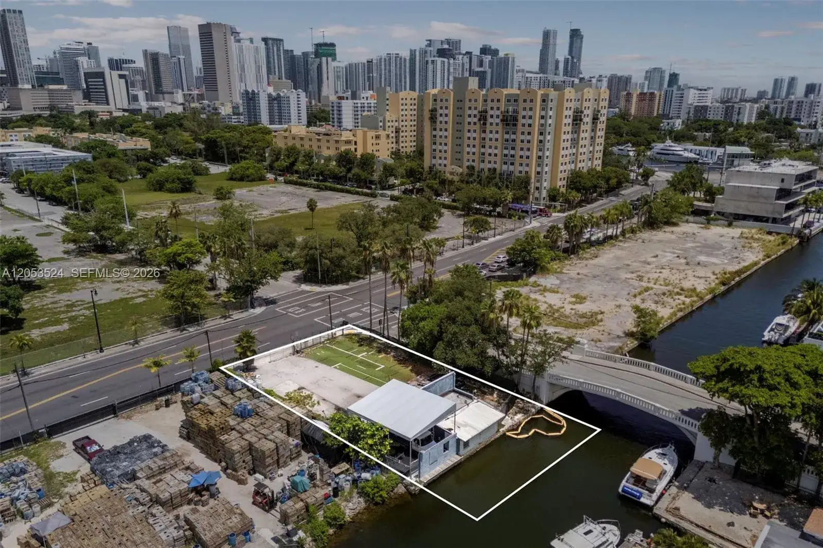 Commercial Land for sale at 700 NW 7th Ave, Miami FL 33136