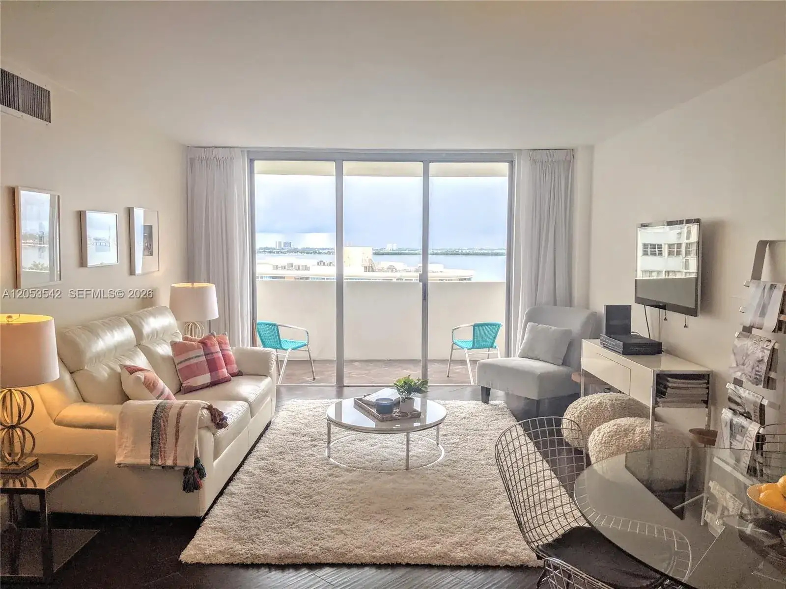 1 bedroom 1 bath Residential Lease for rent at 5 Island Ave # 8K, Miami Beach FL 33139
