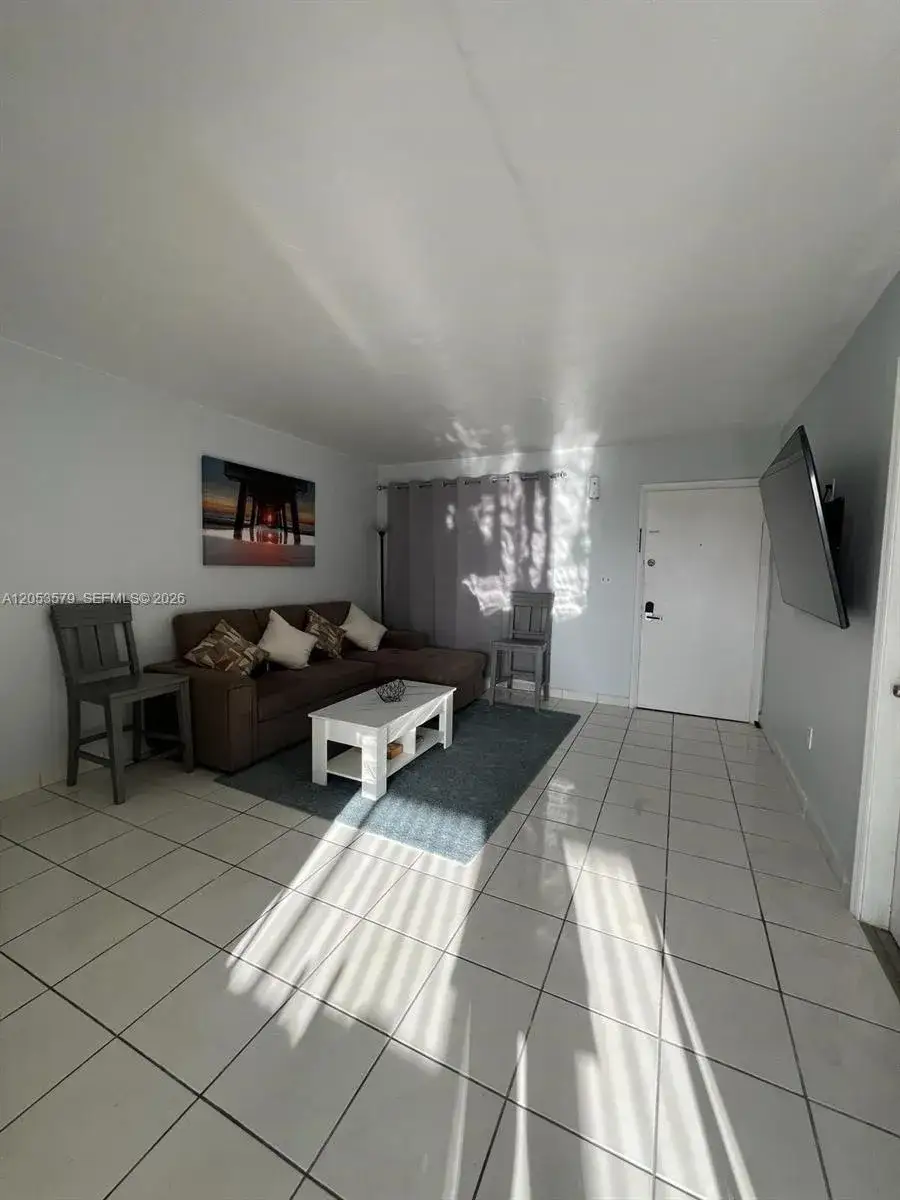 3 bedroom 2 bath Residential for sale at 8615 NW 8th St # 414, Miami FL 33126