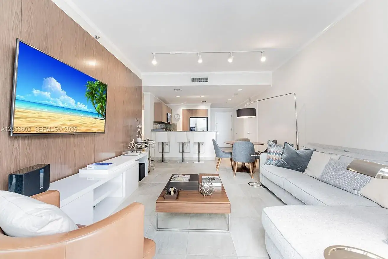 2 bedroom 2 bath Residential Lease for rent at 1060 Brickell Ave # 1507, Miami FL 33131