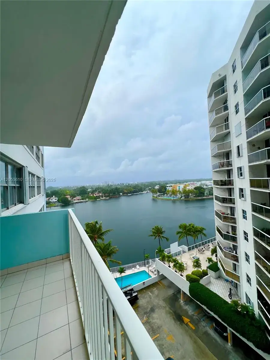 1 bedroom 2 bath Residential Lease for rent at 5838 Collins Ave # 7E, Miami Beach FL 33140
