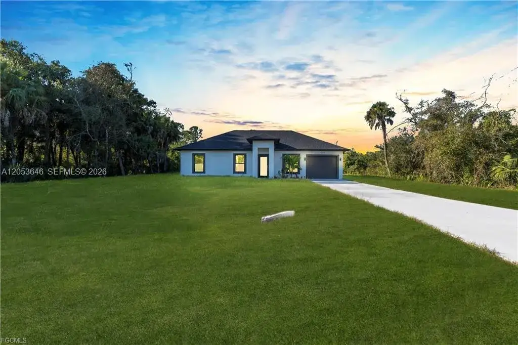 3 bedroom 2 bath Residential for sale at 644 Woodcrest DR, Lehigh Acres FL 33972