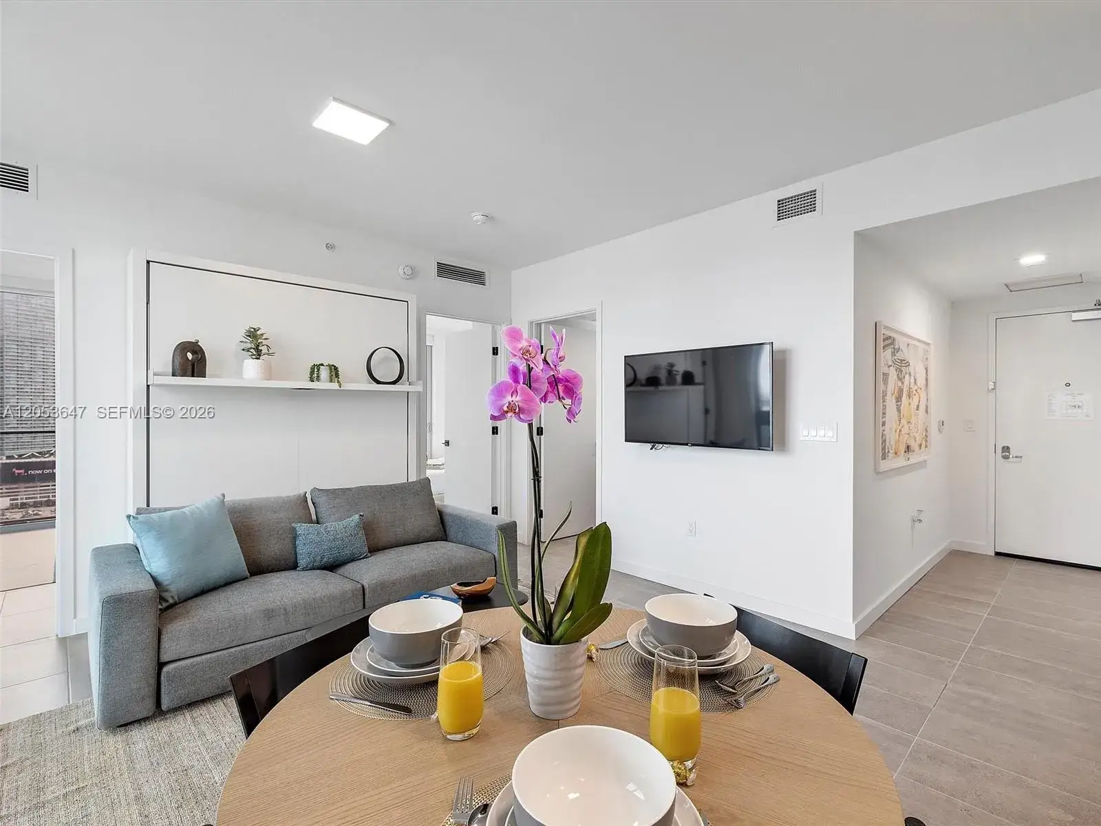 2 bedroom 1 bath Residential Lease for rent at 227 NE 2nd St # 2706, Miami FL 33132