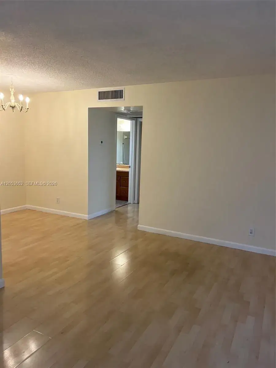 1 bedroom 1 bath Residential Lease for rent at 331 S J St # 4, Lake Worth FL 33460