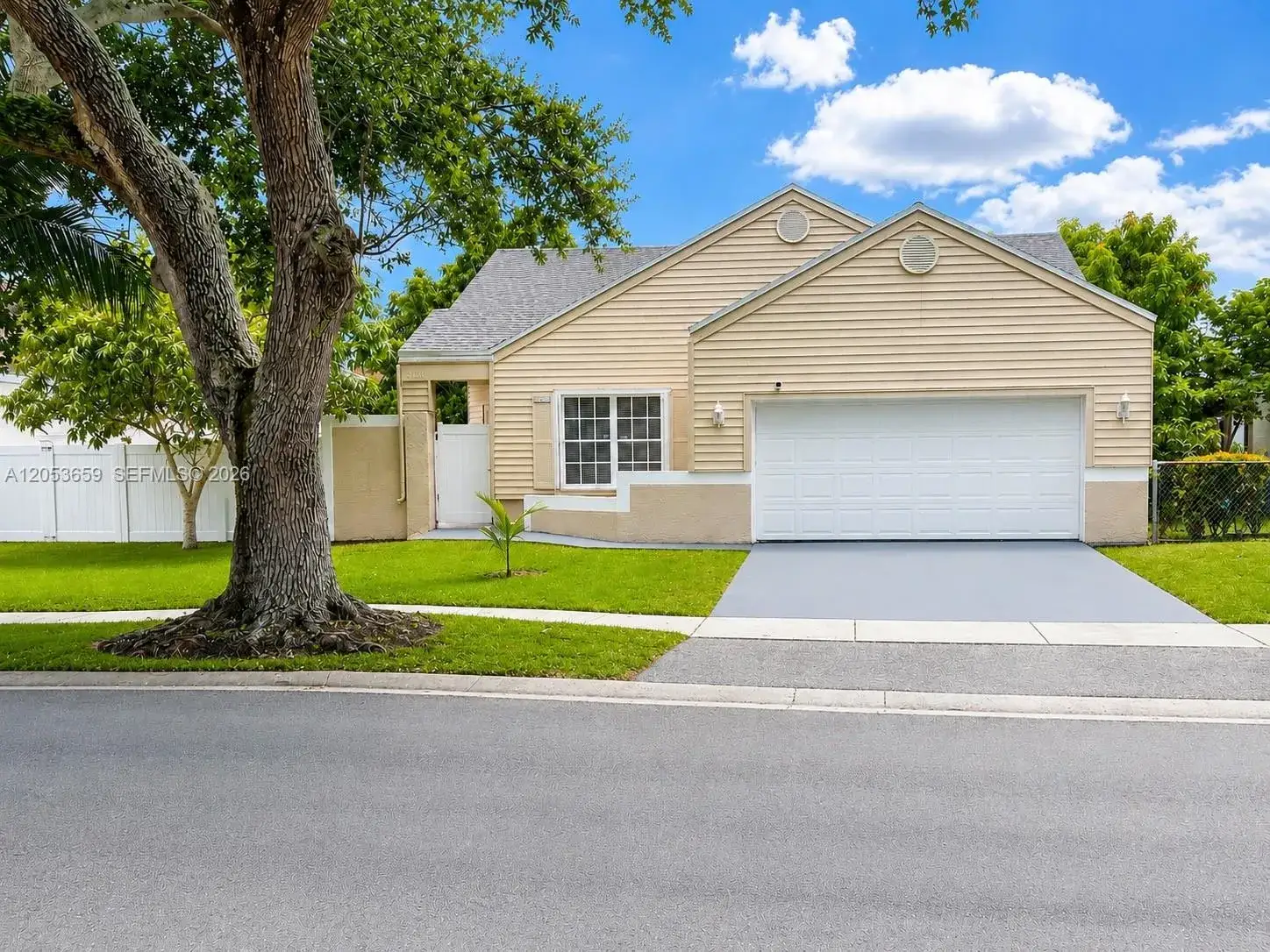 4 bedroom 2 bath Residential for sale at 1040 SW 85th Ter, Pembroke Pines FL 33025