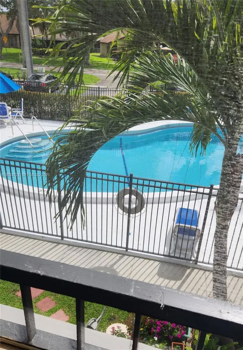 1 bedroom 1 bath Residential Lease for rent at 3811 NW 84th Ave # 2B, Sunrise FL 33351