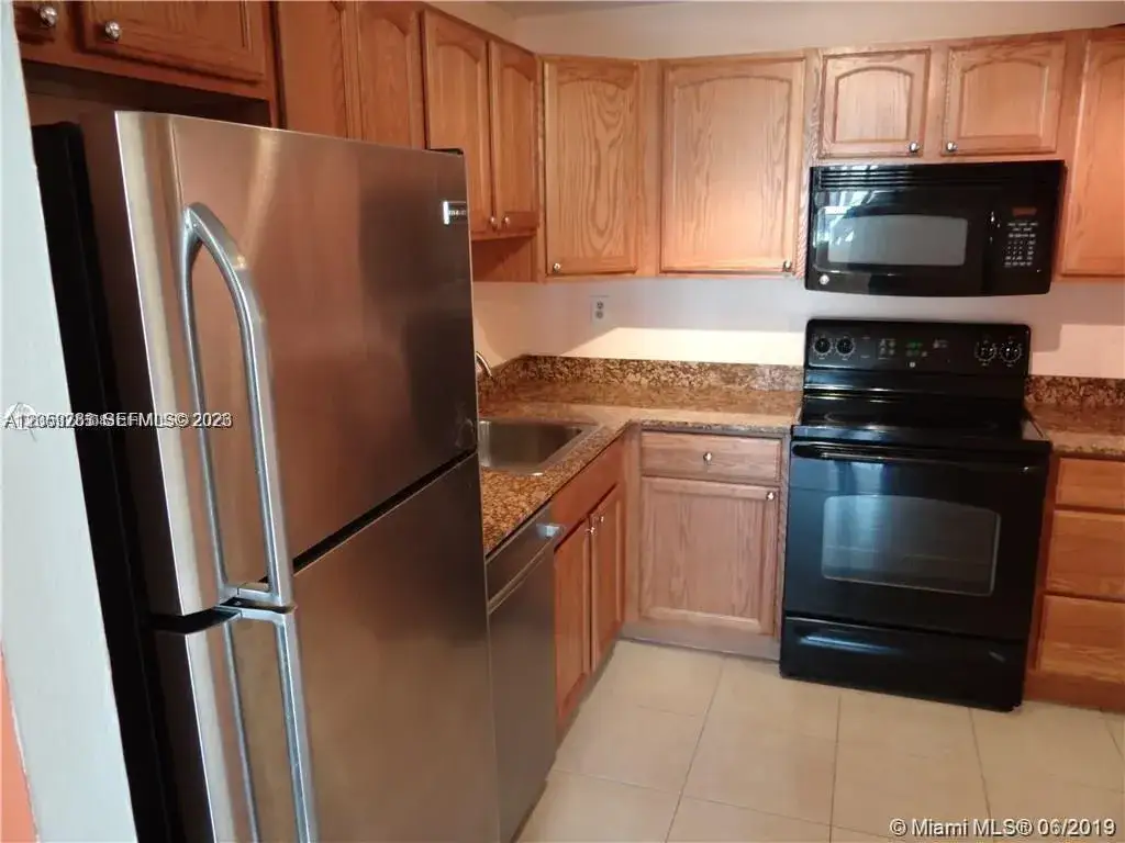 1 bedroom 1 bath Residential Lease for rent at 2741 Taft St # 206, Hollywood FL 33020