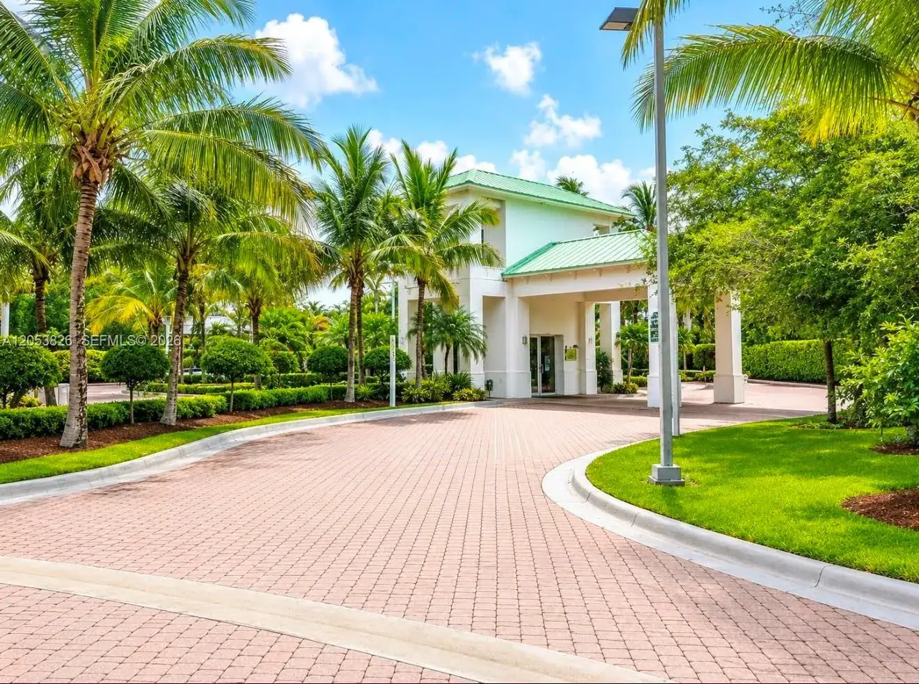 1 bedroom 1 bath Residential for sale at 5300 NW 87th Ave # 915, Doral FL 33178