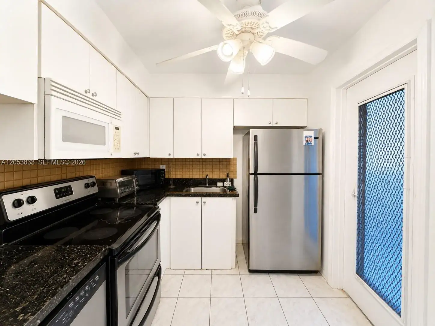 1 bedroom 1 bath Residential Lease for rent at 2800 NE 203RD ST # A3, Aventura FL 33180