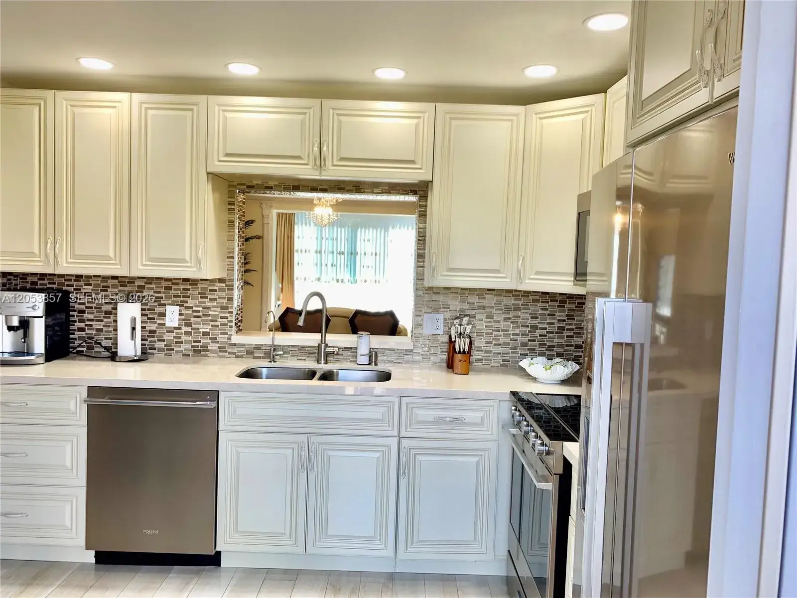 2 bedroom 2 bath Residential for sale at 619 NE 14th Ave # 301, Hallandale Beach FL 33009