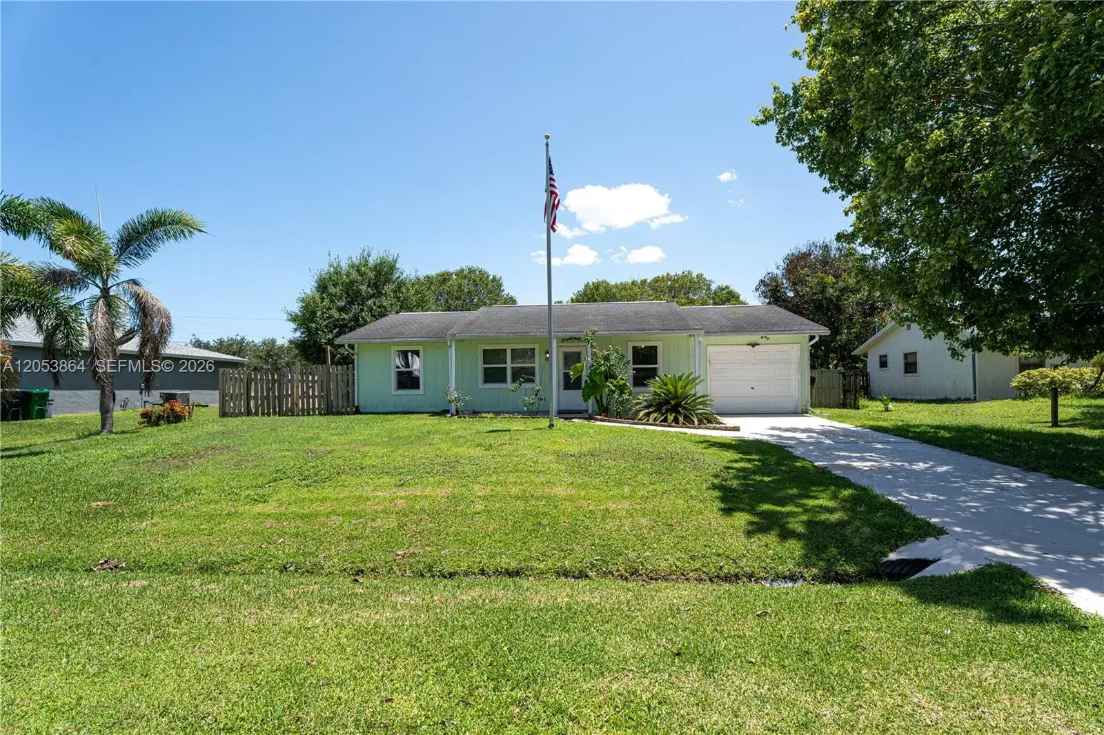 2 bedroom 2 bath Residential for sale at 618 SW Ray Ave, Port St. Lucie FL 34983