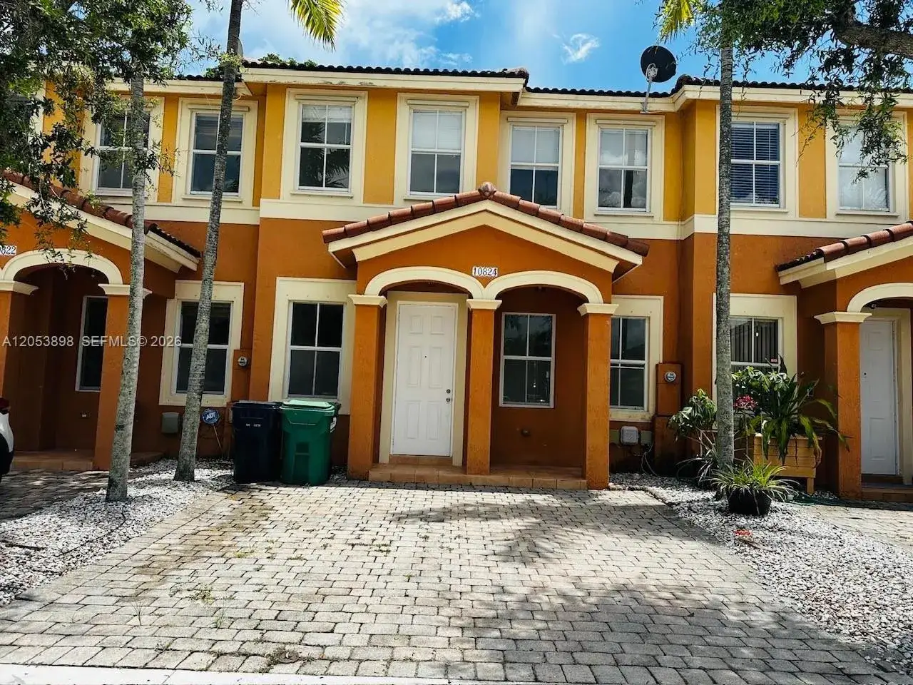 3 bedroom 2 bath Residential for sale at 10824 SW 240th Ln # 10824, Homestead FL 33032