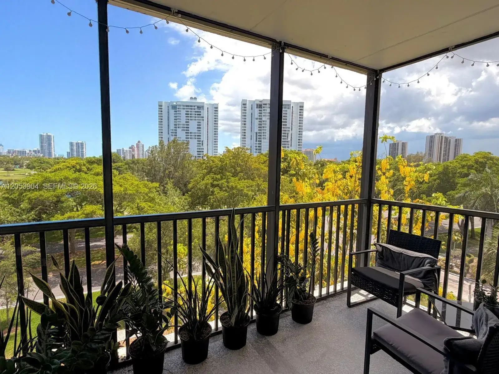 1 bedroom 1 bath Residential for sale at 3475 N Country Club Dr # 603, Aventura FL 33180