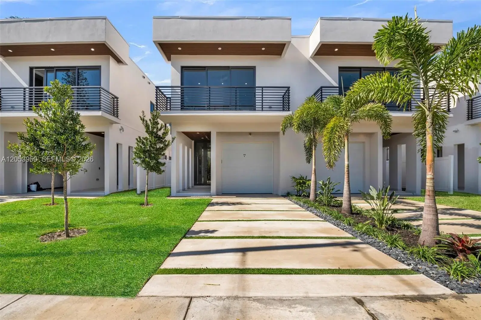 3 bedroom 3 bath Residential Lease for rent at 920 NE 17th ave # A, Fort Lauderdale FL 33304