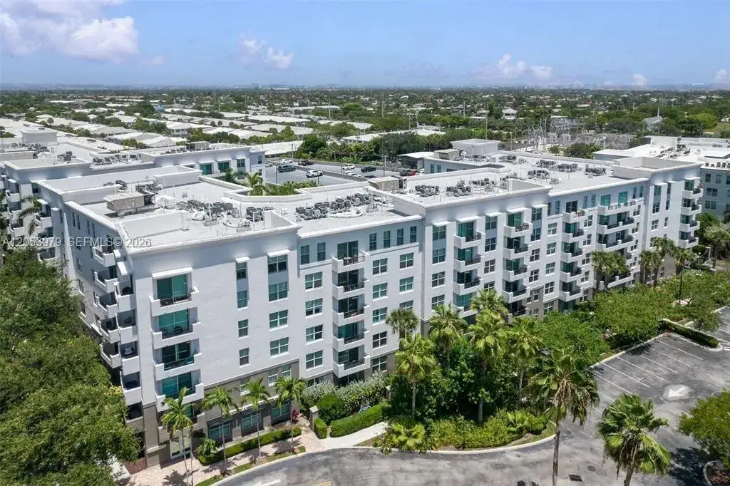 1 bedroom 1 bath Residential for sale at 2421 NE 65th St # 217, Fort Lauderdale FL 33308