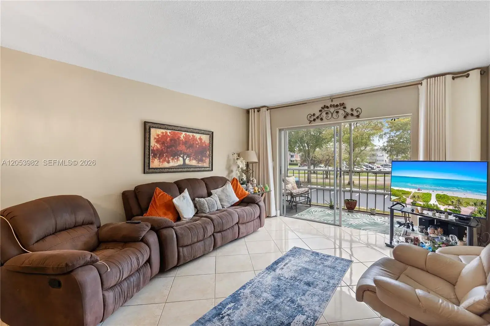 2 bedroom 2 bath Residential for sale at 1000 Hillcrest Ct # 214, Hollywood FL 33021