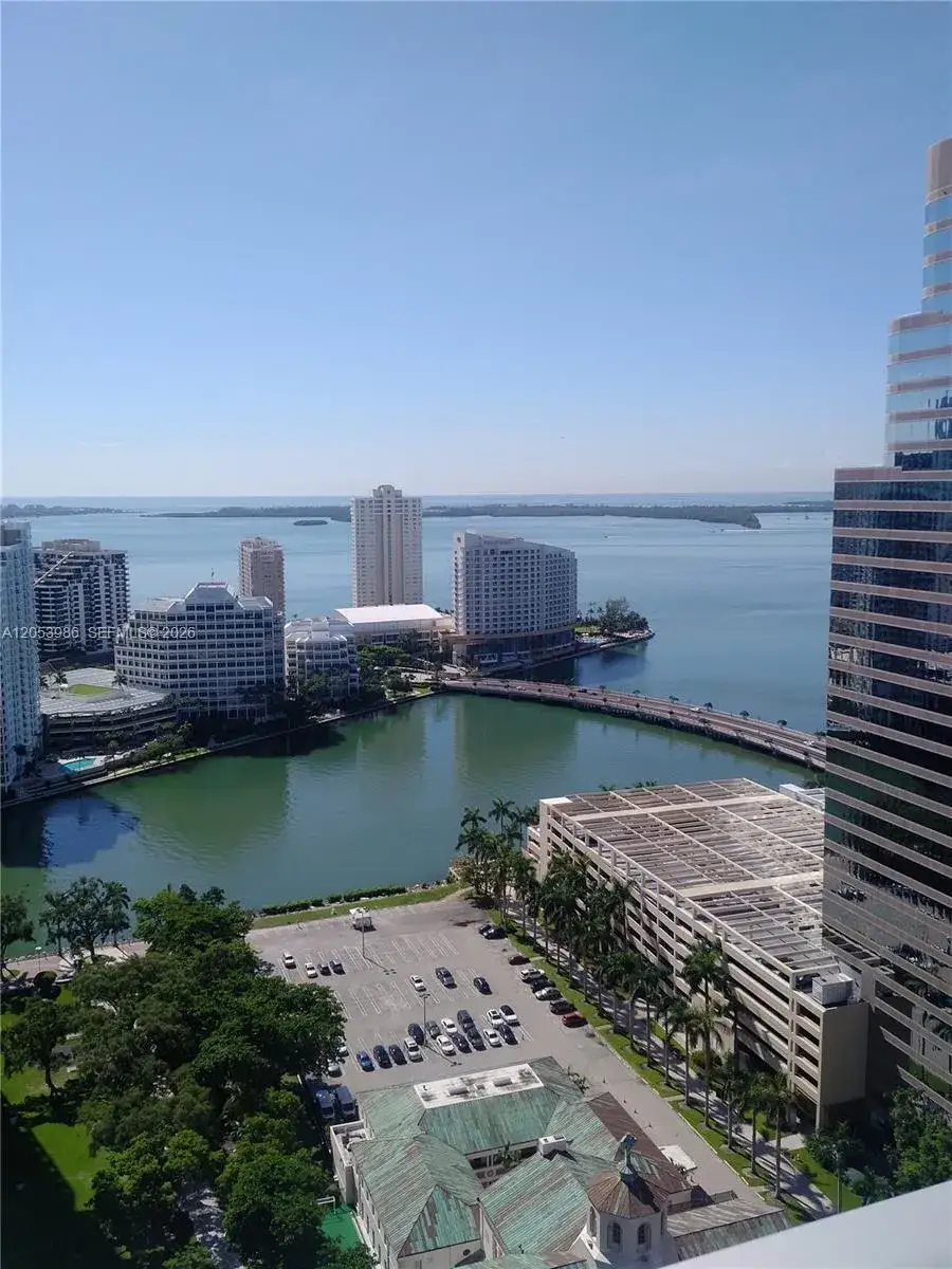 1 bedroom 1 bath Residential Lease for rent at 500 BRICKELL AVE # 3200, Miami FL 33131