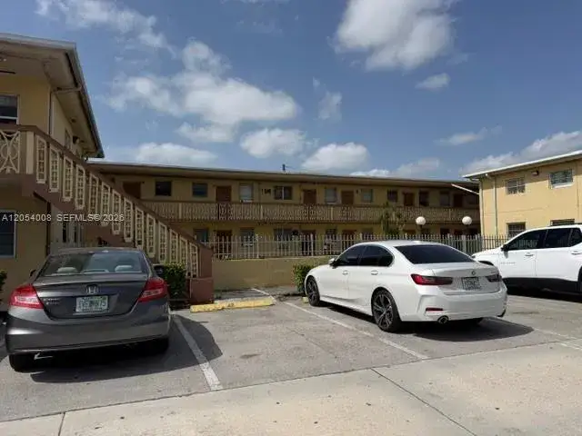 1 bedroom 1 bath Residential Lease for rent at 570 W 29th St # 44, Hialeah FL 33012