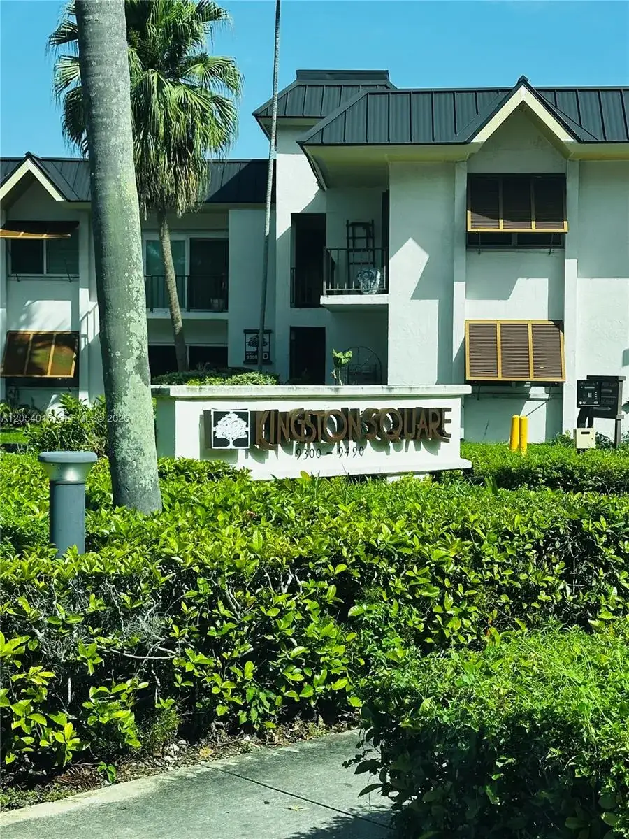 2 bedroom 2 bath Residential Lease for rent at 9354 SW 77th Ave # I1, Miami FL 33156