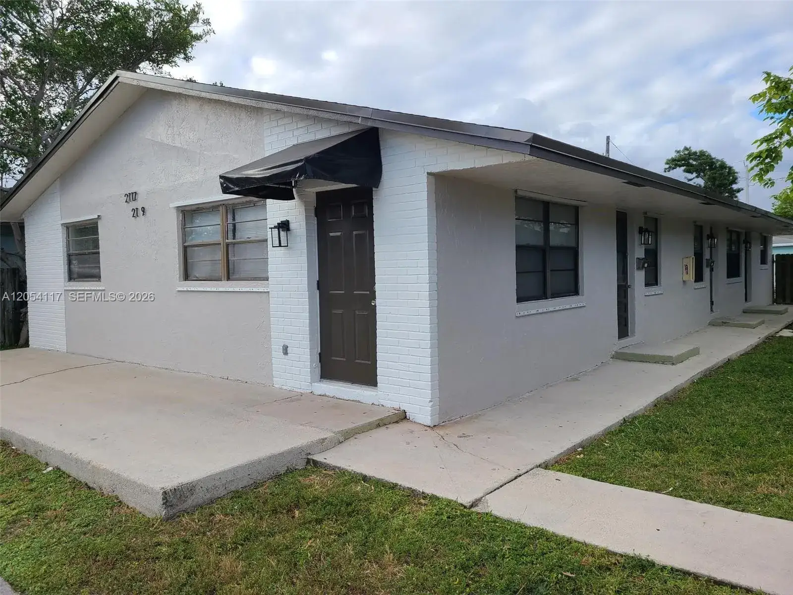 2 bedroom 1 bath Residential Lease for rent at 2117 Liberty St, Hollywood FL 33020