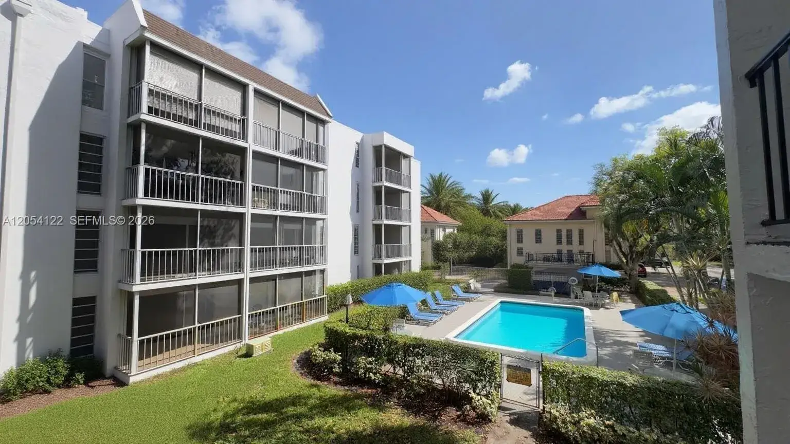 2 bedroom 2 bath Residential for sale at 483 N Pine Island Rd # 205, Plantation FL 33324
