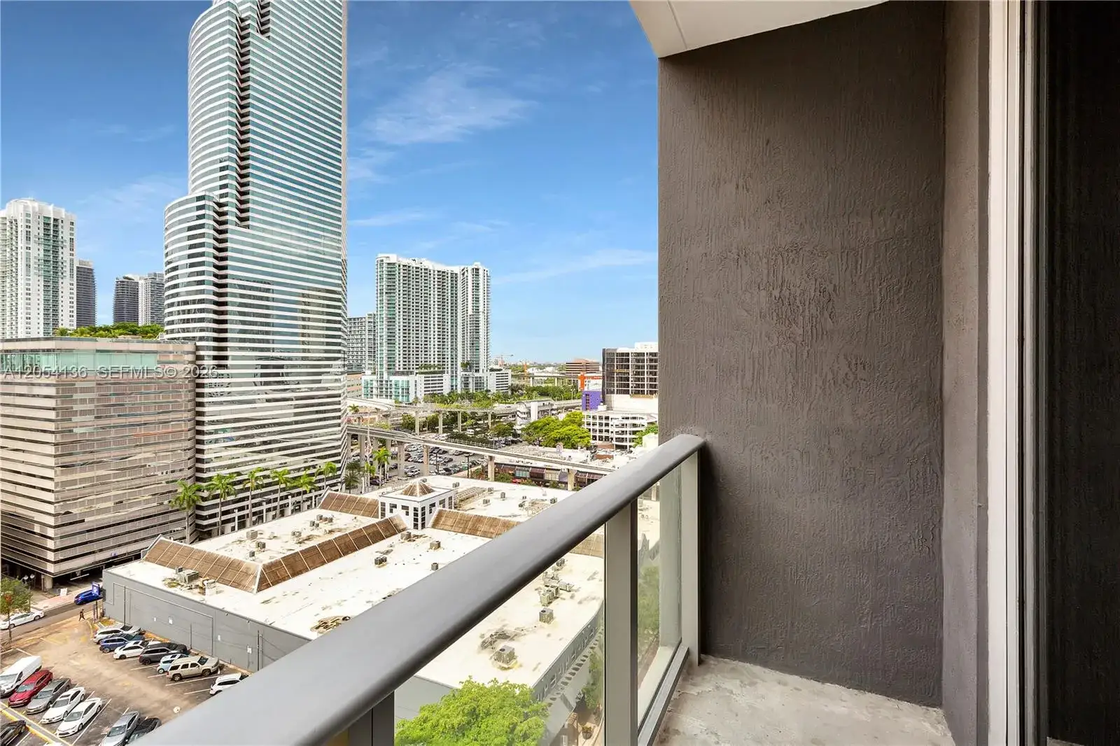 1 bedroom 1 bath Residential Lease for rent at 151 SE 1st St # 1107, Miami FL 33131