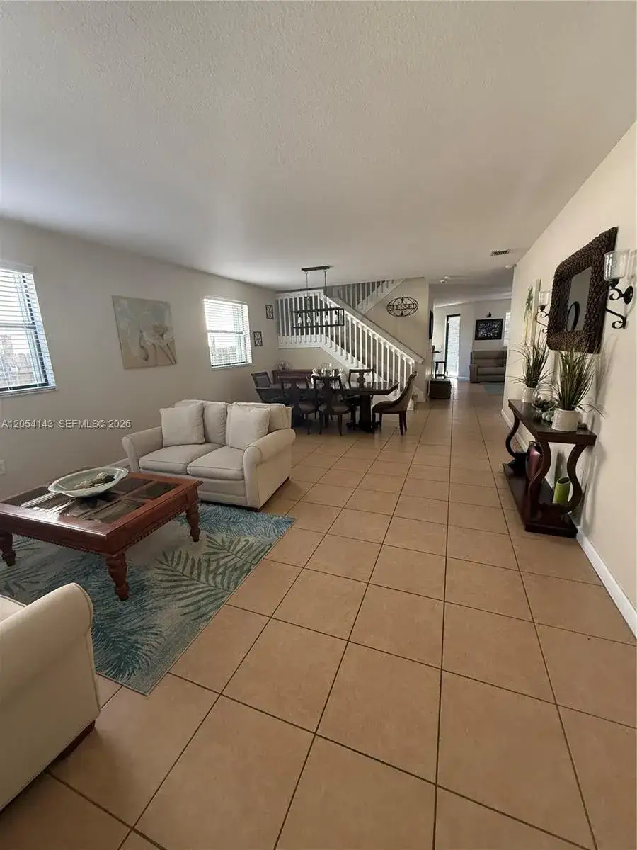 5 bedroom 3 bath Residential Lease for rent at 11628 SW 235th St, Homestead FL 33032