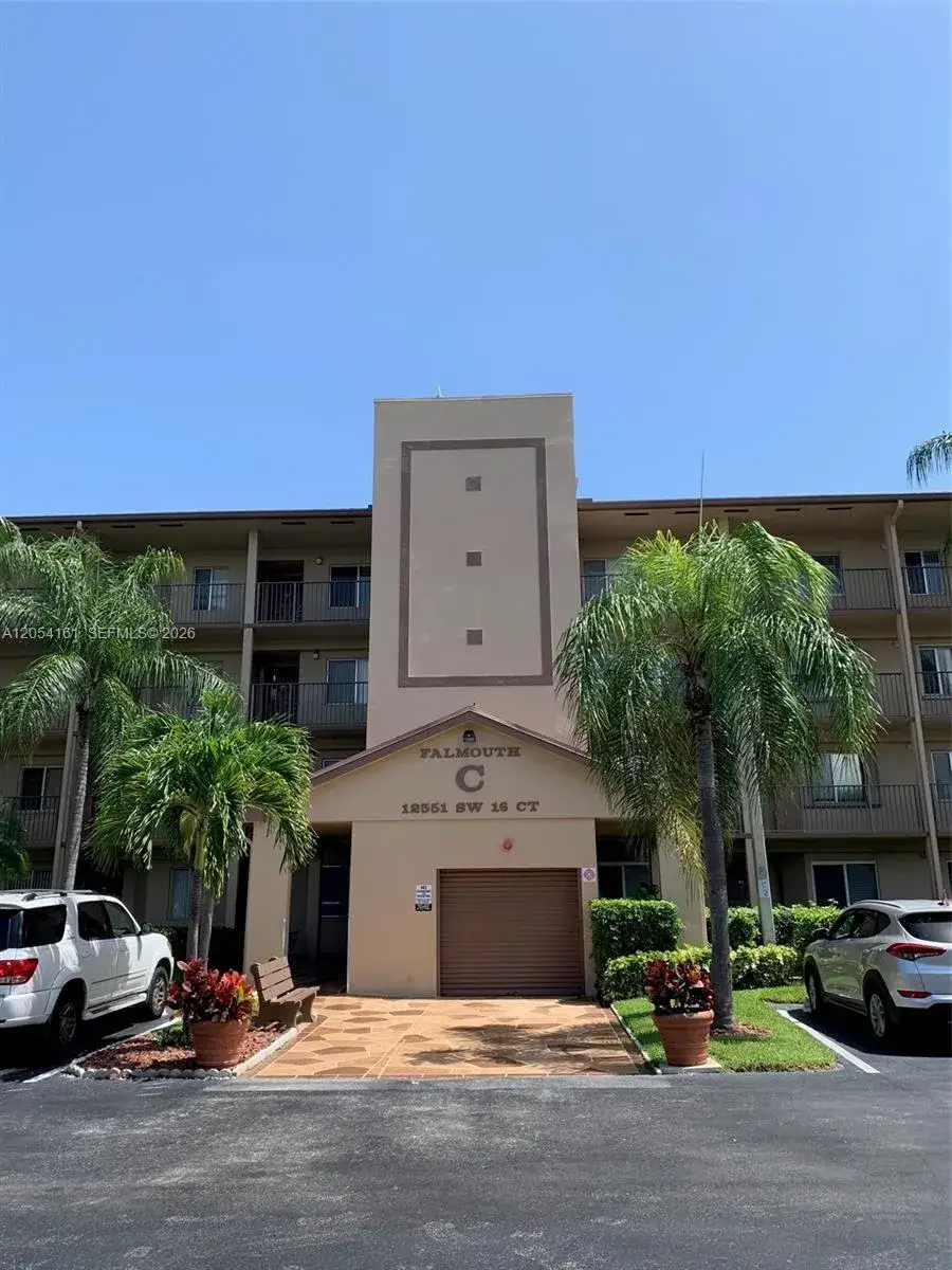 1 bedroom 1 bath Residential Lease for rent at 12551 SW 16th Ct # 410C, Pembroke Pines FL 33027