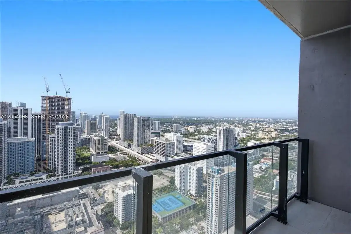 2 bedroom 2 bath Residential Lease for rent at 20 NE 11th St # 4904, Miami FL 33132