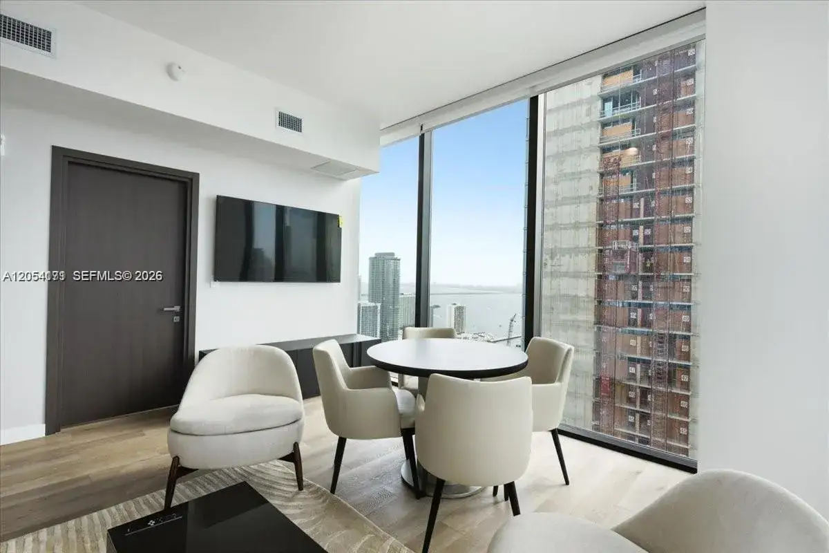 1 bedroom 1 bath Residential Lease for rent at 20 NE 11th St # A, Miami FL 33132