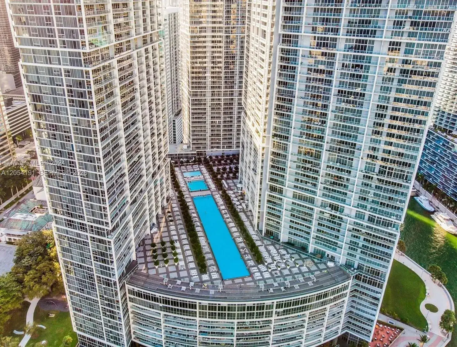 1 bedroom 1 bath Residential for sale at 495 BRICKELL AV # 4208, Miami FL 33131
