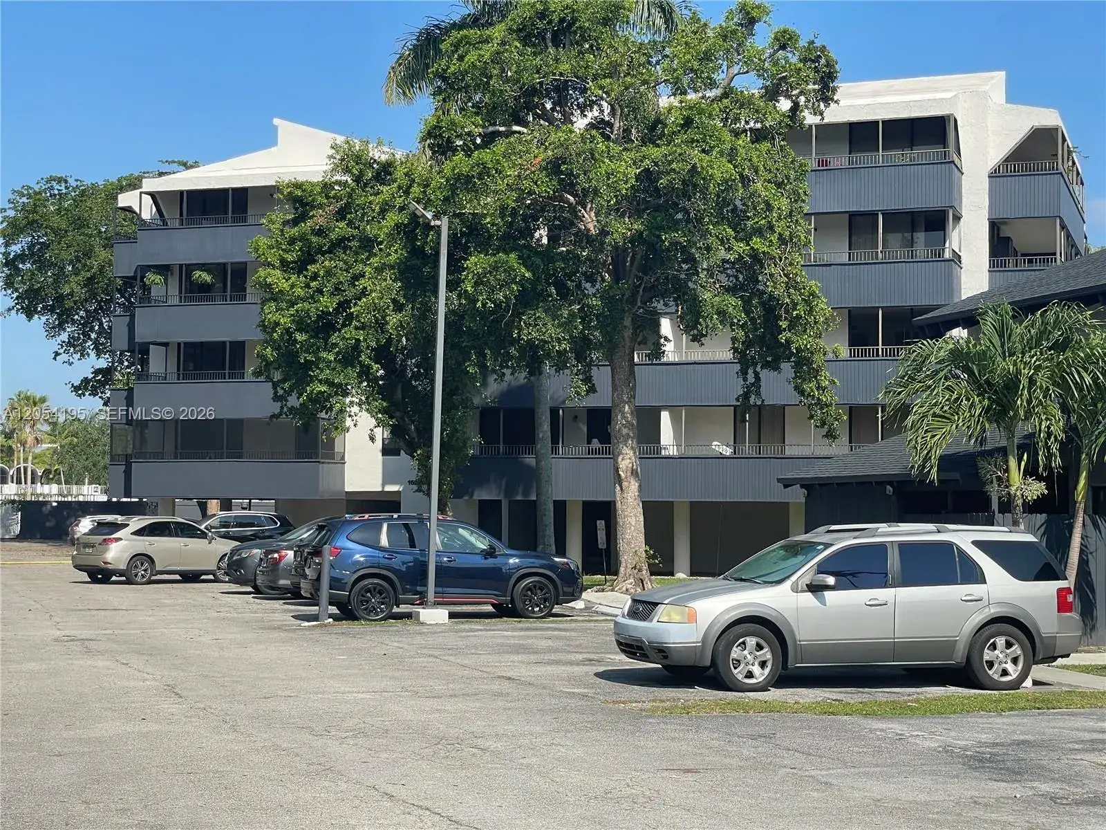 1 bedroom 1 bath Residential Lease for rent at 16220 NW 2nd Ave # 312, Miami FL 33169