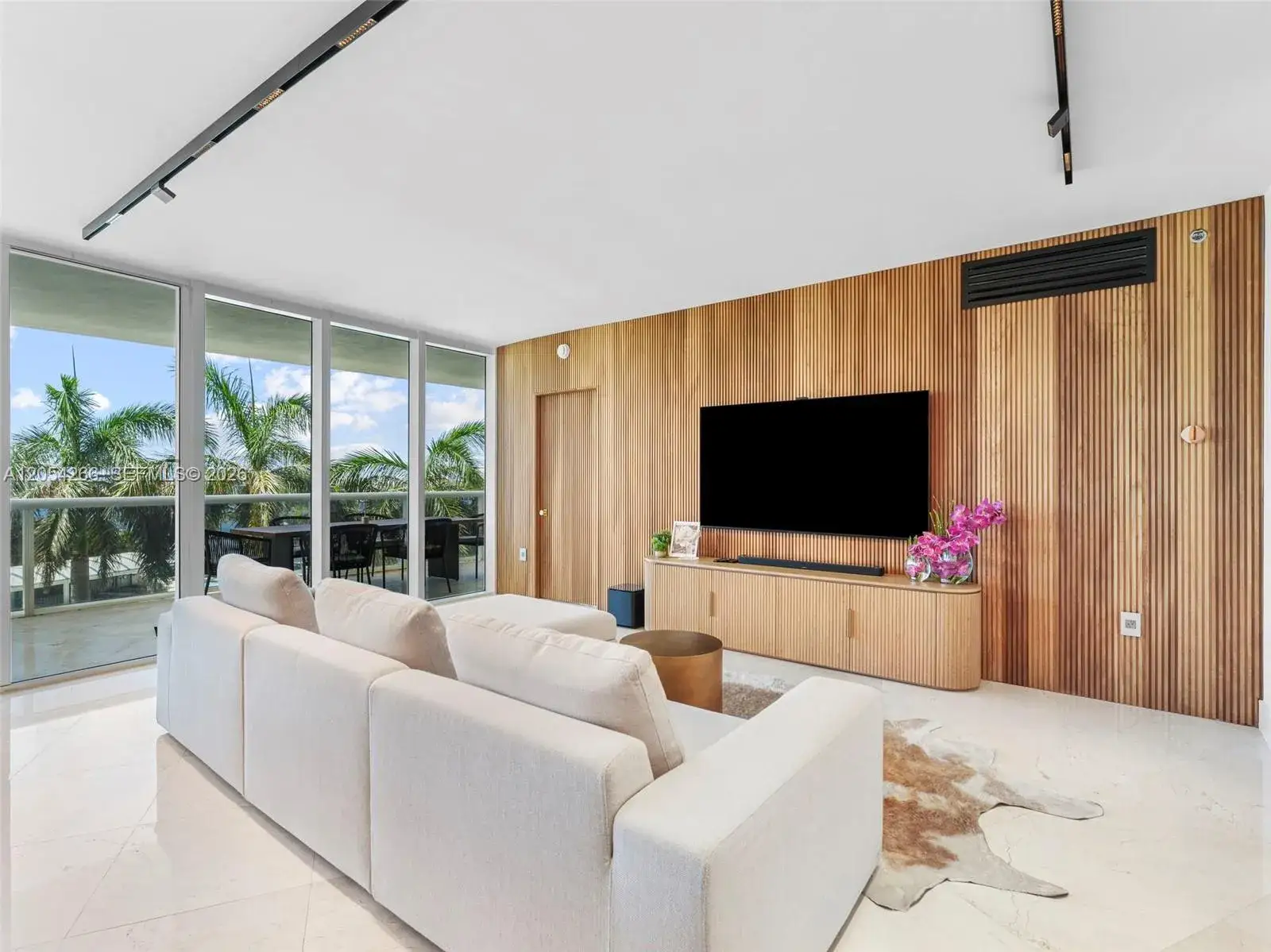 2 bedroom 2 bath Residential Lease for rent at 400 Alton Rd # 808, Miami Beach FL 33139