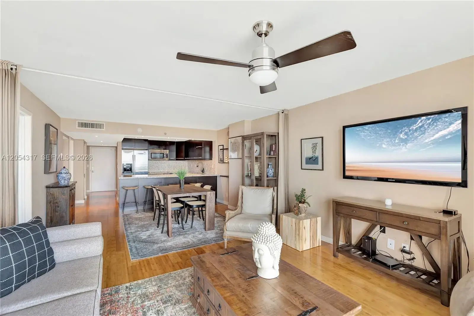 1 bedroom 2 bath Residential Lease for rent at 2625 Collins Ave # 1609, Miami Beach FL 33140