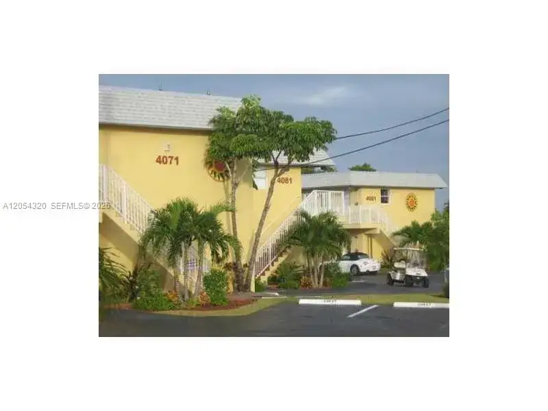 2 bedroom 1 bath Residential Lease for rent at 4061 N Dixie Hwy # 31, Oakland Park FL 33334