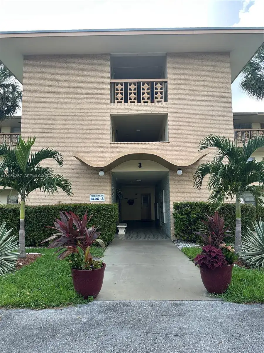 1 bedroom 1 bath Residential for sale at 17050 NE 14th Ave # 110, Miami FL 33162