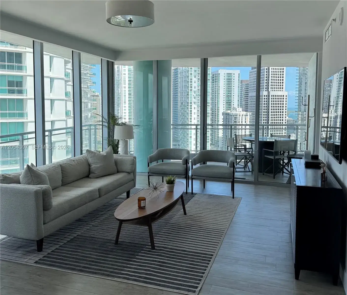 2 bedroom 2 bath Residential Lease for rent at 90 SW 3rd St # 3004, Miami FL 33130