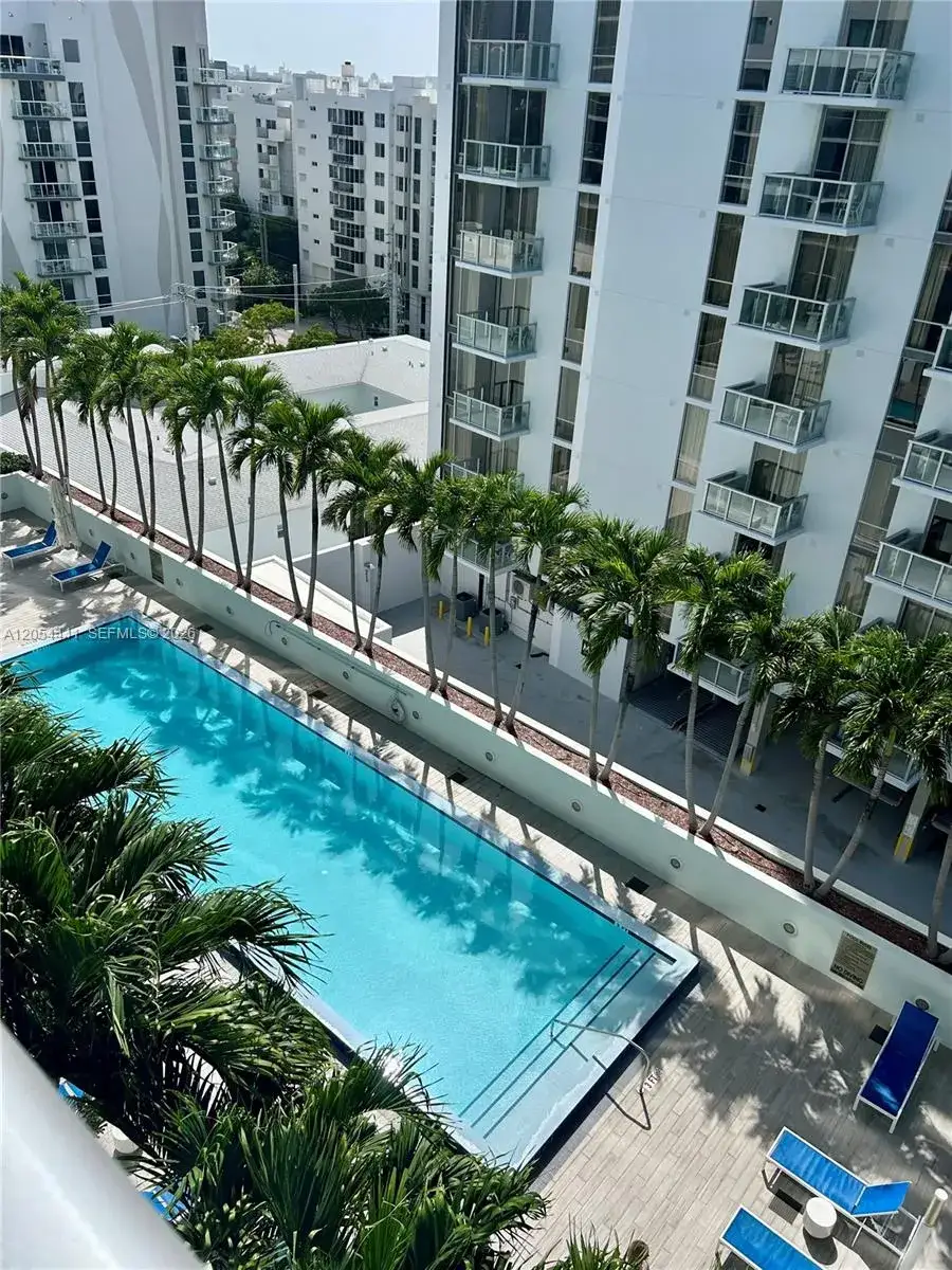 2 bedroom 2 bath Residential for sale at 1600 SW 1st Ave # 812, Miami FL 33129