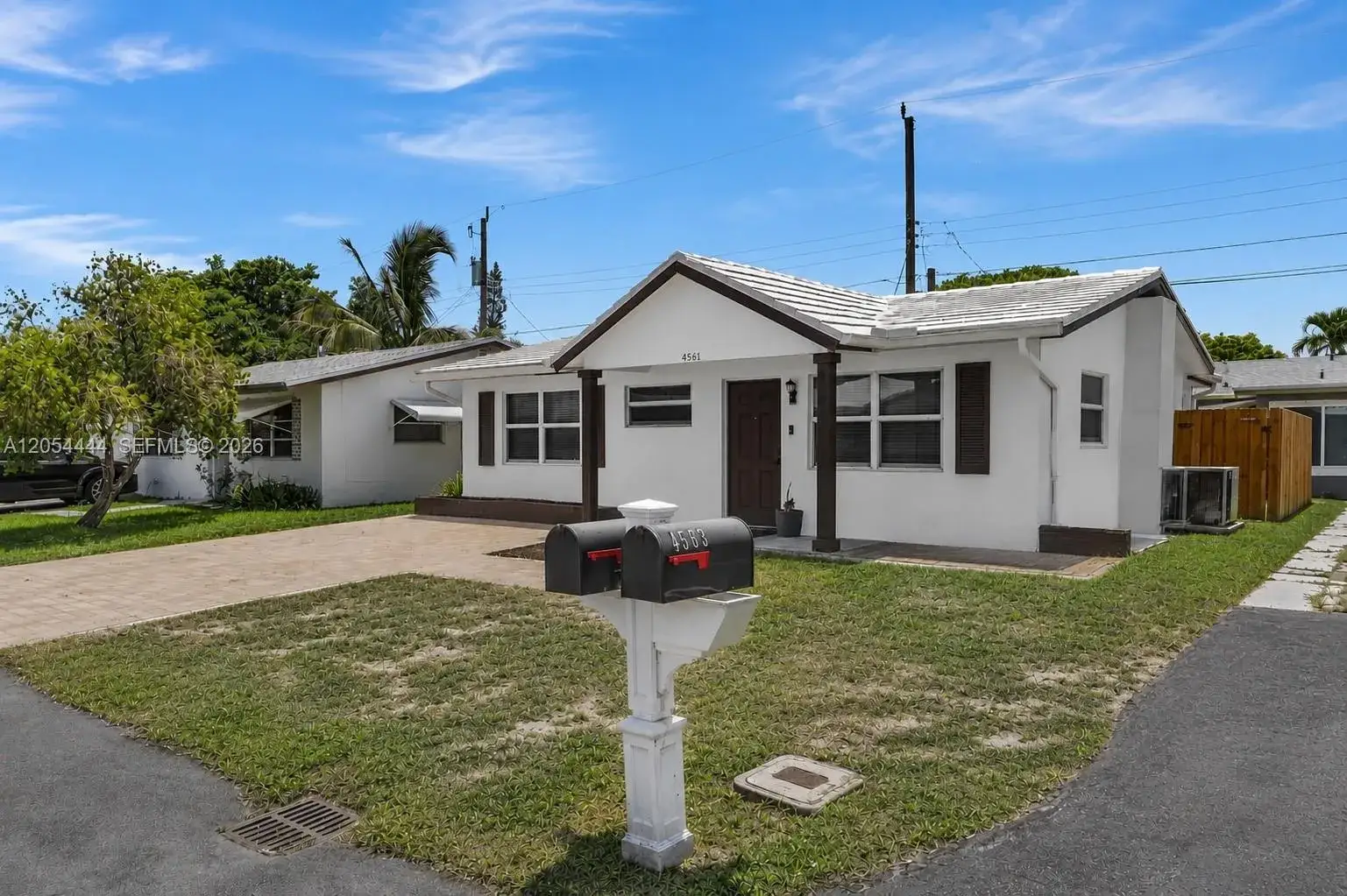 2 bedroom 2 bath Residential for sale at 4561 NW 16th Ter, Tamarac FL 33309