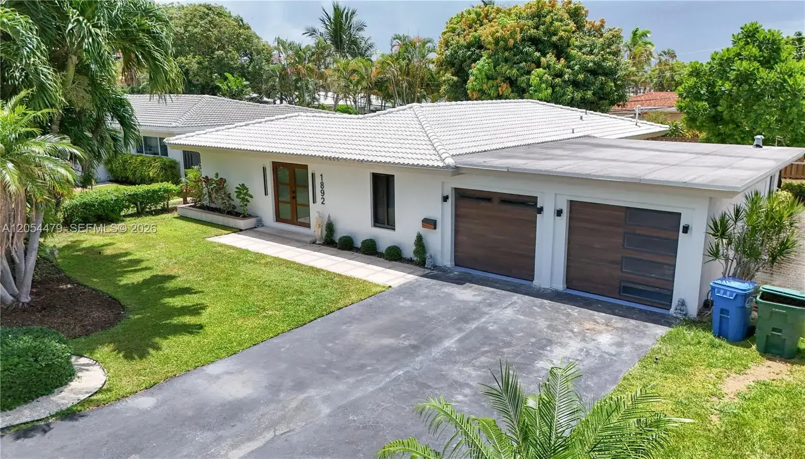 2 bedroom 2 bath Residential for sale at 1892 NE 33rd St, Oakland Park FL 33306