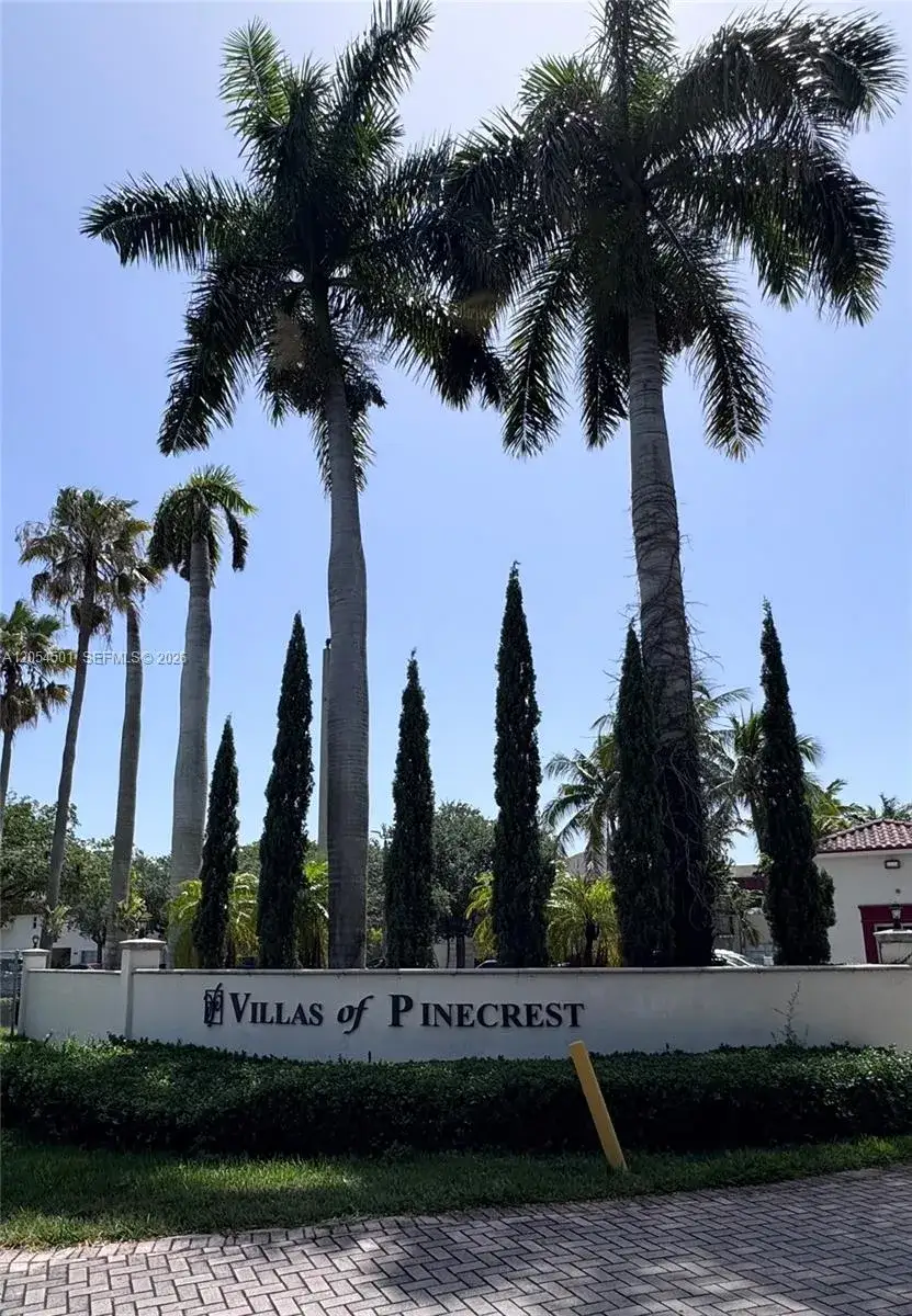 6705 N Kendall Dr # 301, Pinecrest FL 33156