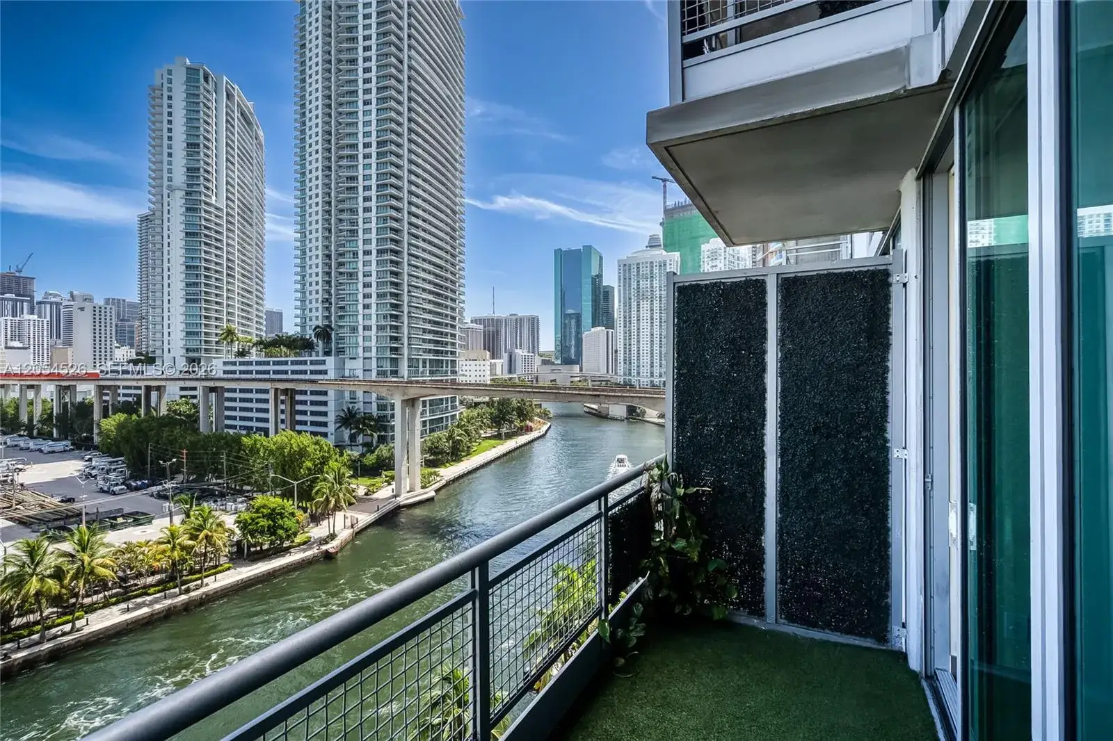 1 bedroom 1 bath Residential Lease for rent at 690 SW 1st Ct # 1019, Miami FL 33130