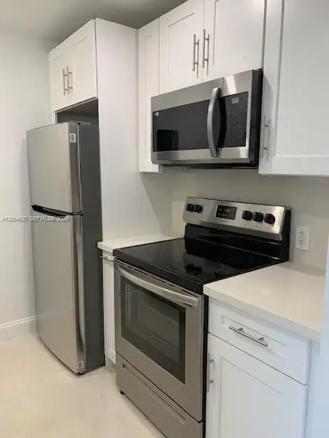 1 bedroom 1 bath Residential Lease for rent at 4120 NW 88th Ave # 201, Coral Springs FL 33065