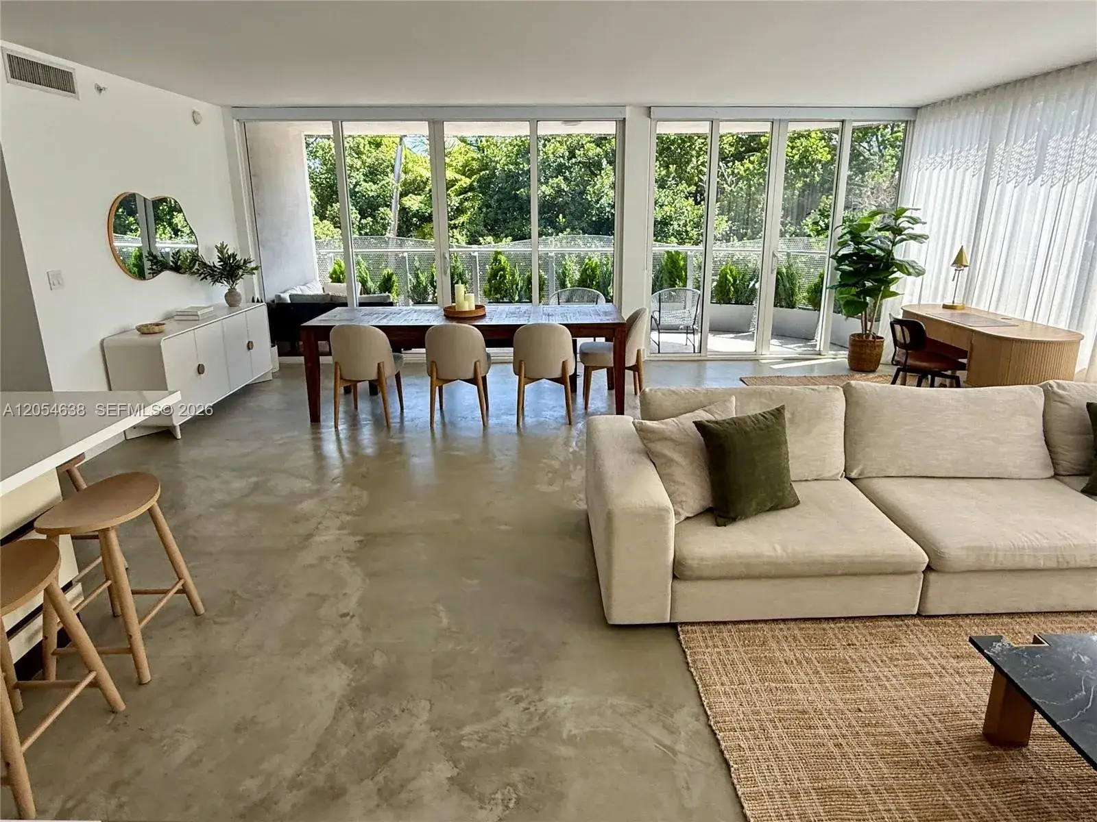 2 bedroom 2 bath Residential for sale at 2155 Washington Ct # 210, Miami Beach FL 33139